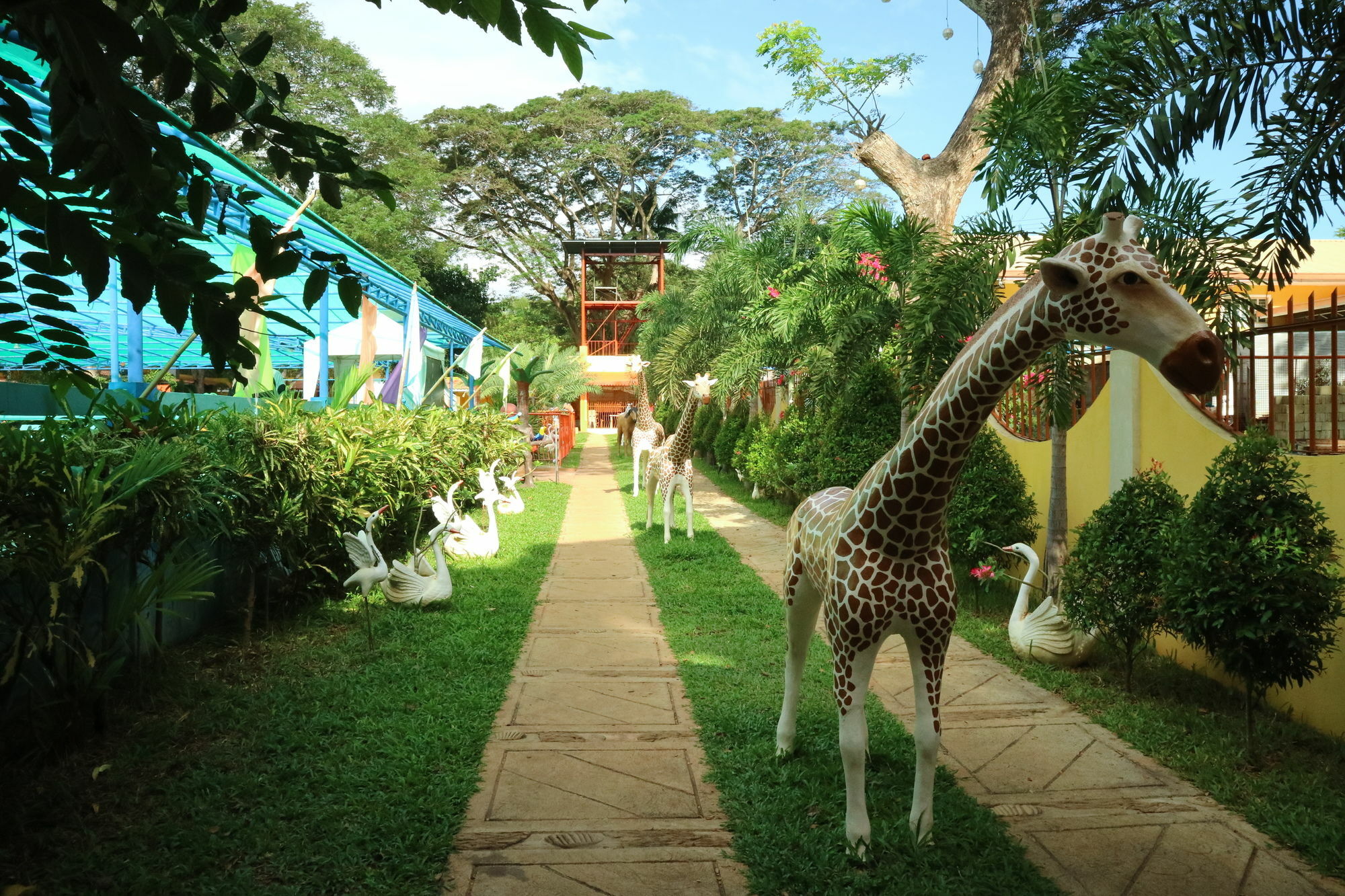 Hotel RedDoorz Premium @ Gabinete Road Palawan Puerto Princesa Exterior foto