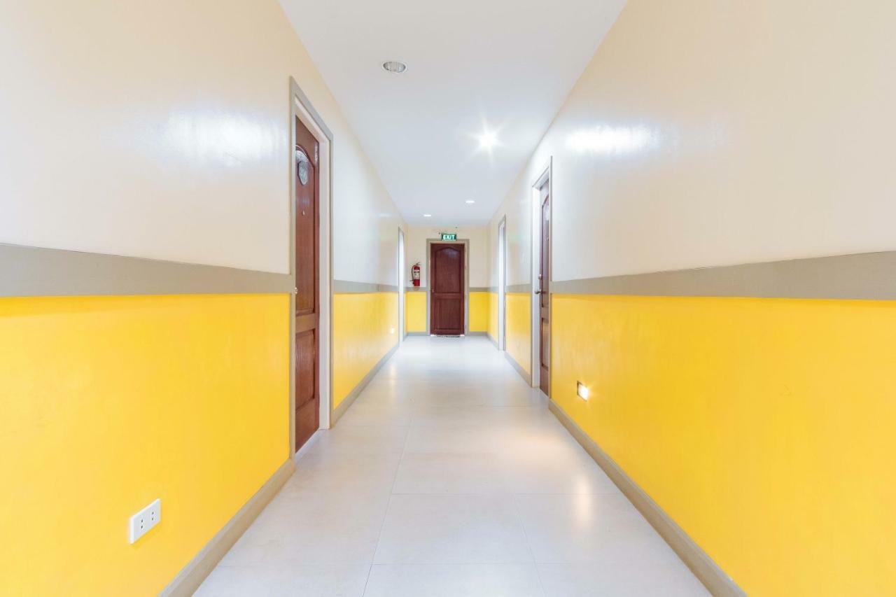 Hotel RedDoorz Premium @ Gabinete Road Palawan Puerto Princesa Exterior foto