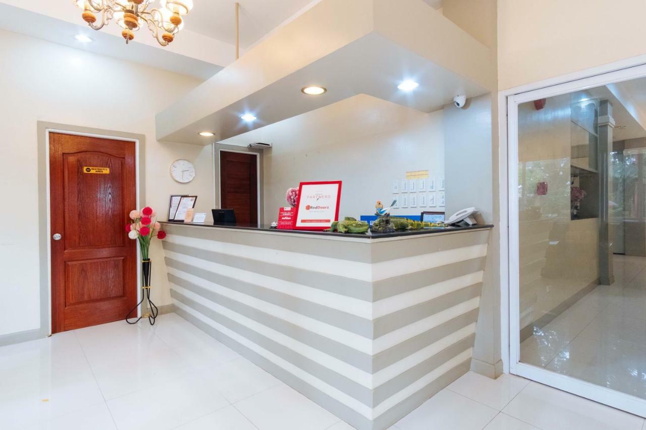 Hotel RedDoorz Premium @ Gabinete Road Palawan Puerto Princesa Exterior foto