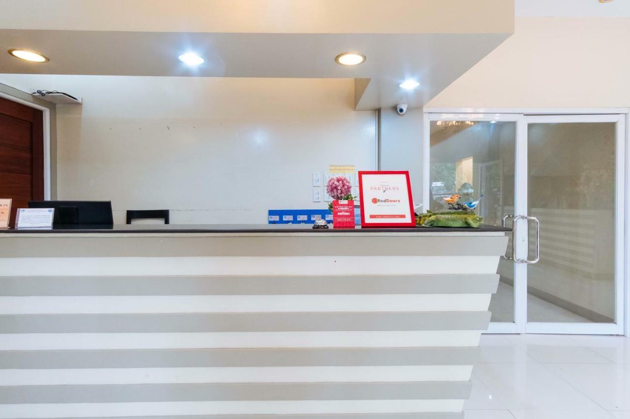 Hotel RedDoorz Premium @ Gabinete Road Palawan Puerto Princesa Exterior foto