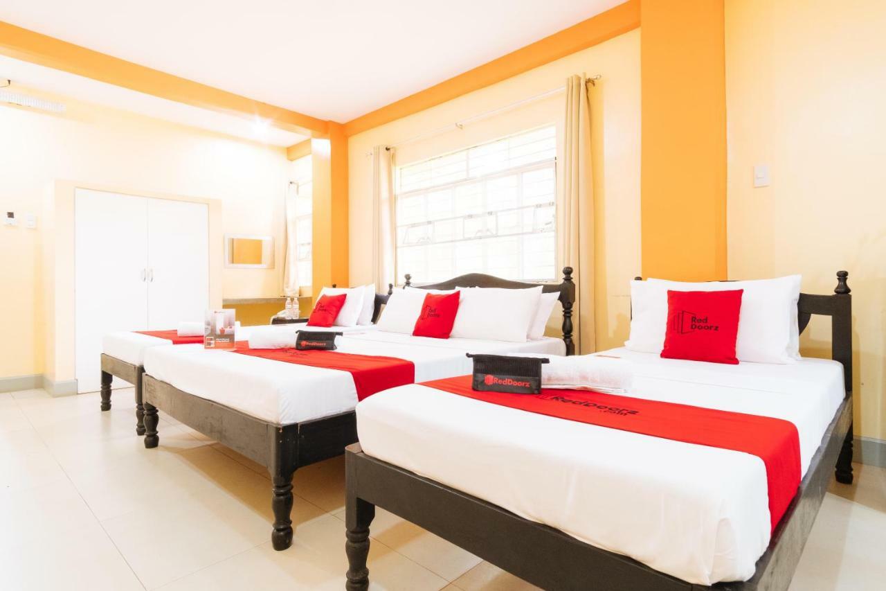 Hotel RedDoorz Premium @ Gabinete Road Palawan Puerto Princesa Exterior foto