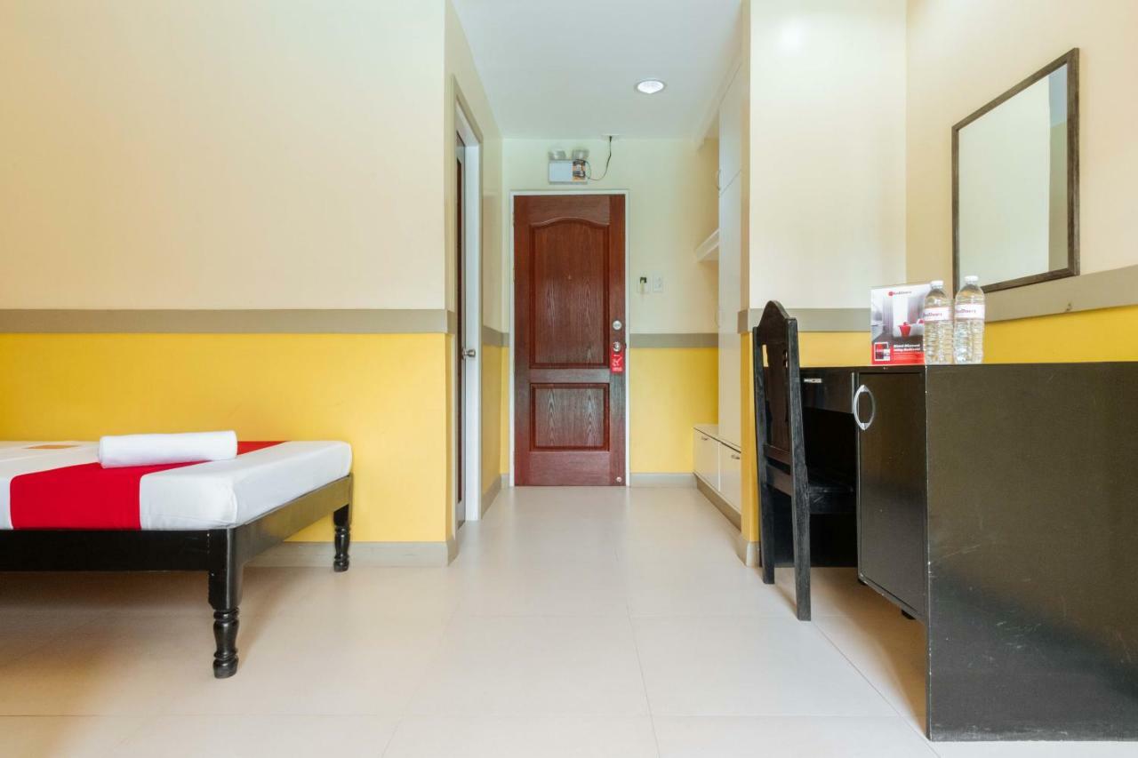 Hotel RedDoorz Premium @ Gabinete Road Palawan Puerto Princesa Exterior foto