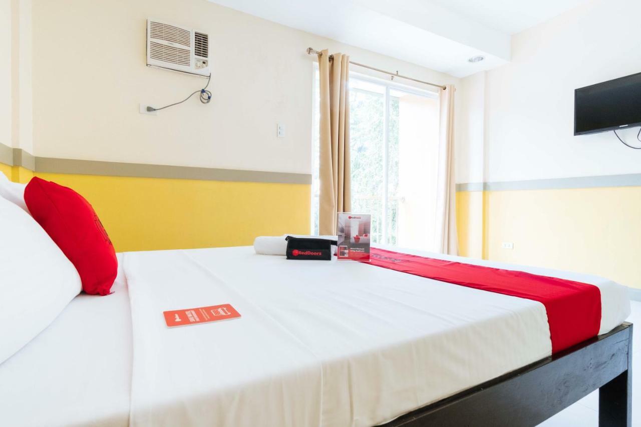 Hotel RedDoorz Premium @ Gabinete Road Palawan Puerto Princesa Exterior foto