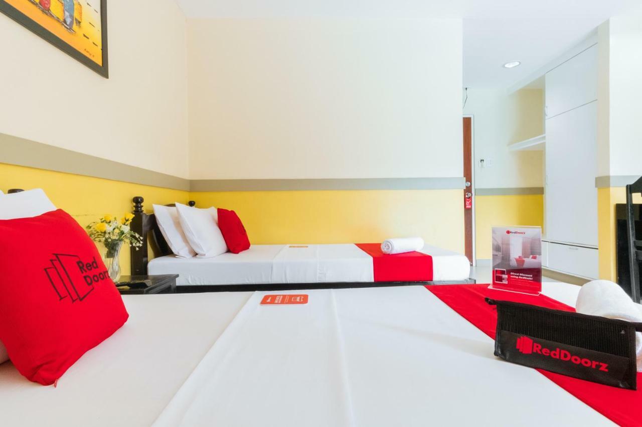Hotel RedDoorz Premium @ Gabinete Road Palawan Puerto Princesa Exterior foto