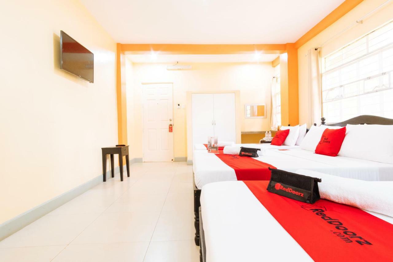Hotel RedDoorz Premium @ Gabinete Road Palawan Puerto Princesa Exterior foto